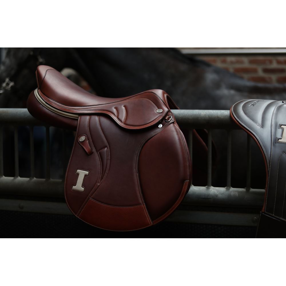 Ikonic "Elite" Jumping Lined Saddle