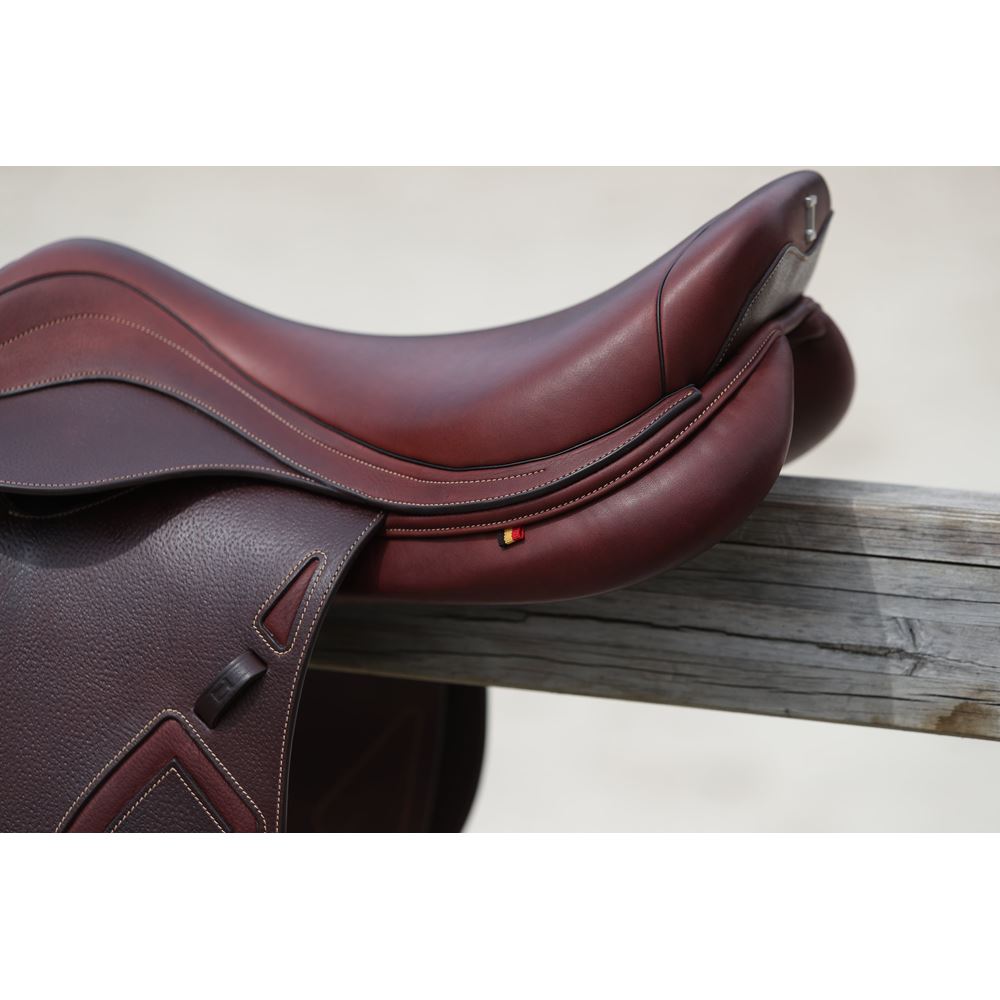 Ikonic "Elite" The Authentic Jumping Saddle