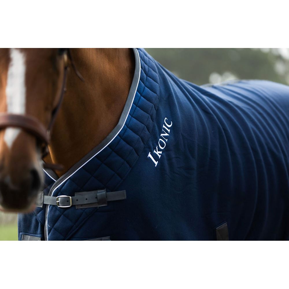 IKONIC Fleece blanket "Neck padded"