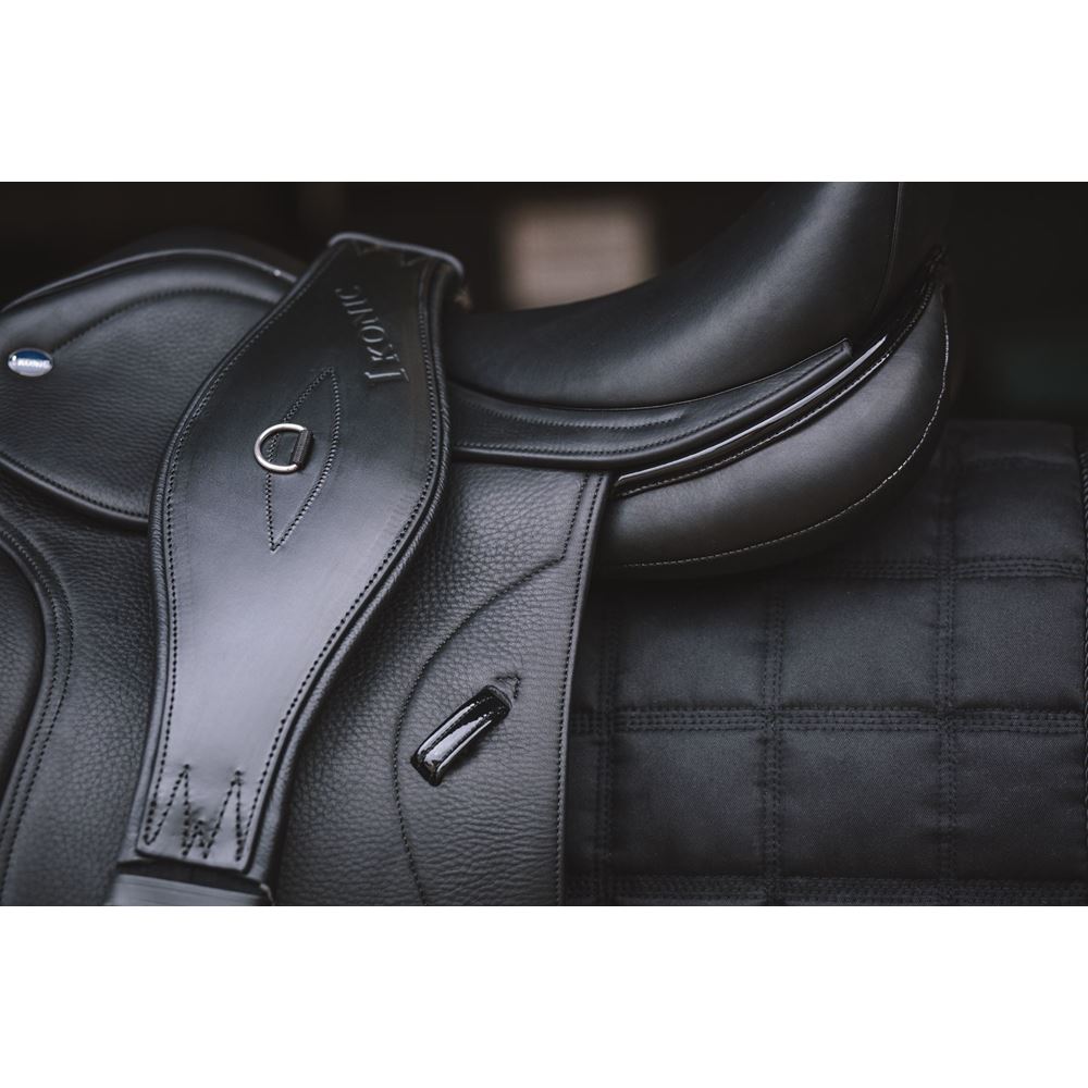 IKONIC Anatomic Dressage Girth