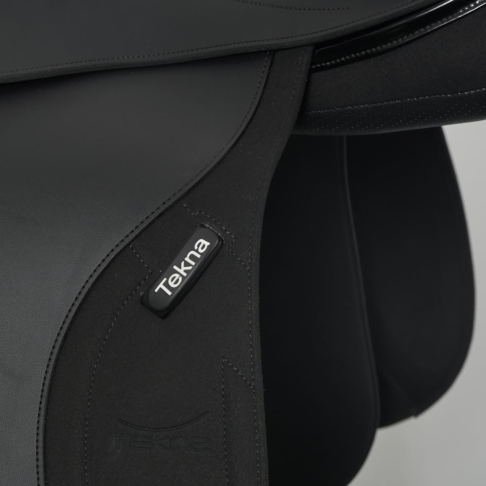 Tekna ”Dynamix” Dressage Double Flap Plain Sadel