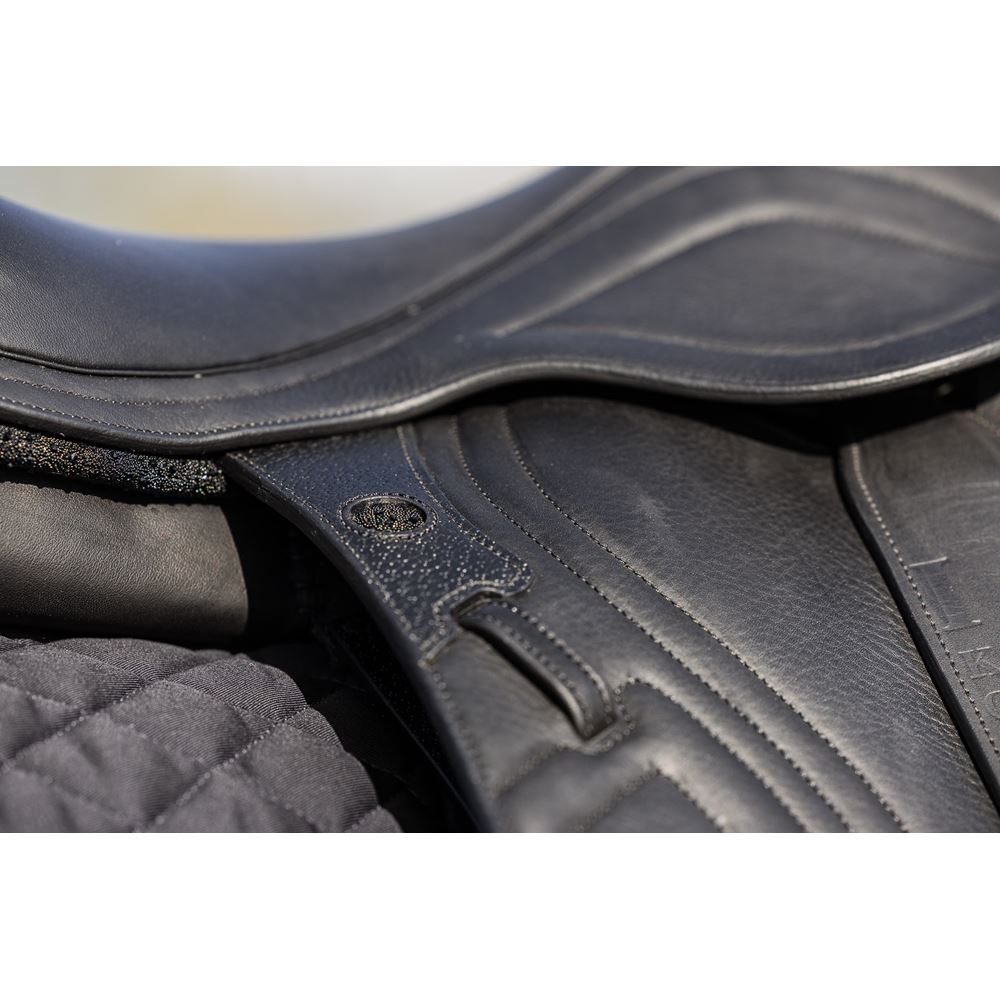 Ikonic "Evolution" Selle Jumping "BLACK SERIES"